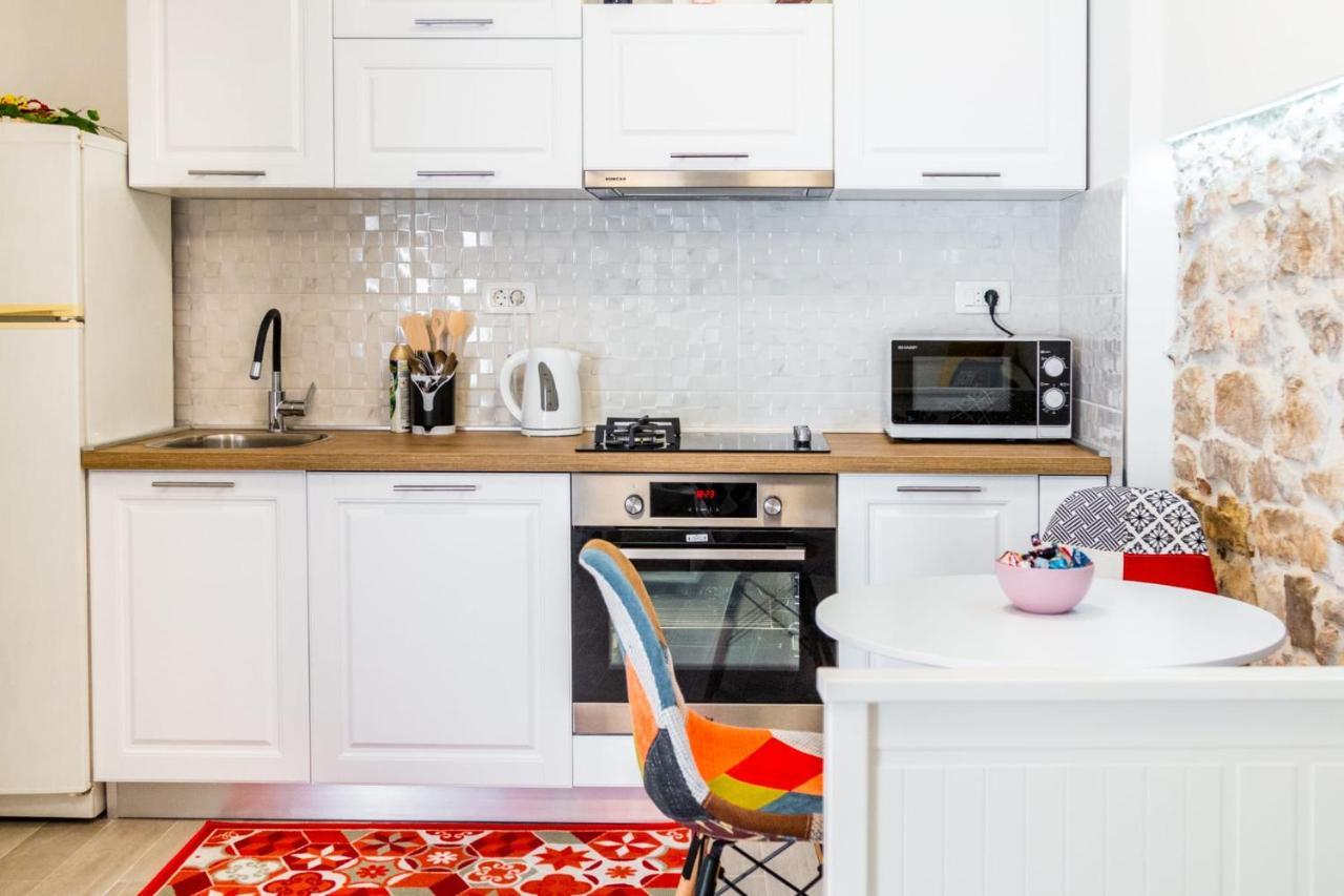 Studio Apartman Mirela Kastel Stafilic Kastela Bagian luar foto