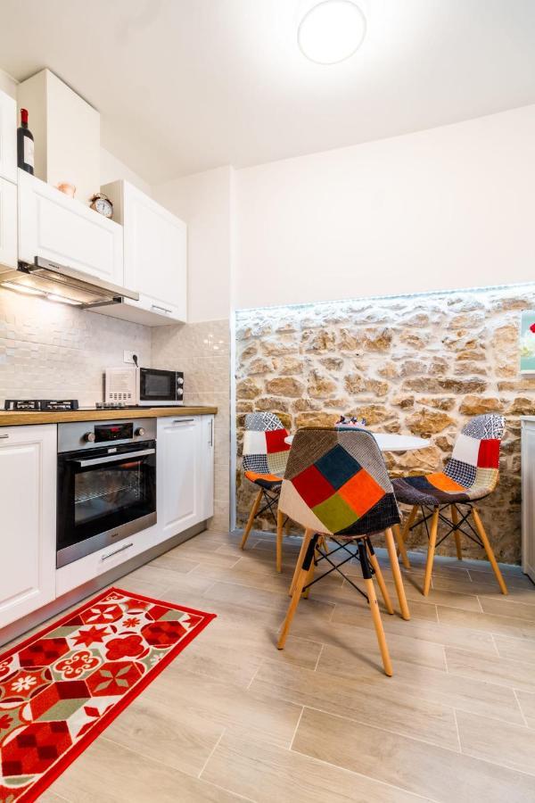 Studio Apartman Mirela Kastel Stafilic Kastela Bagian luar foto