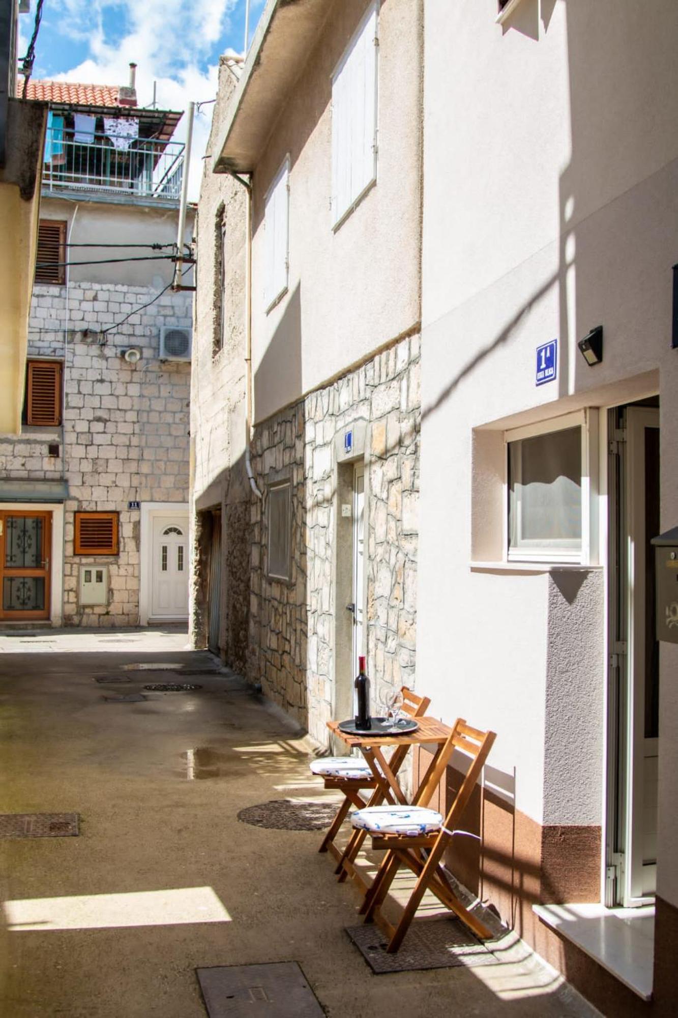 Studio Apartman Mirela Kastel Stafilic Kastela Bagian luar foto