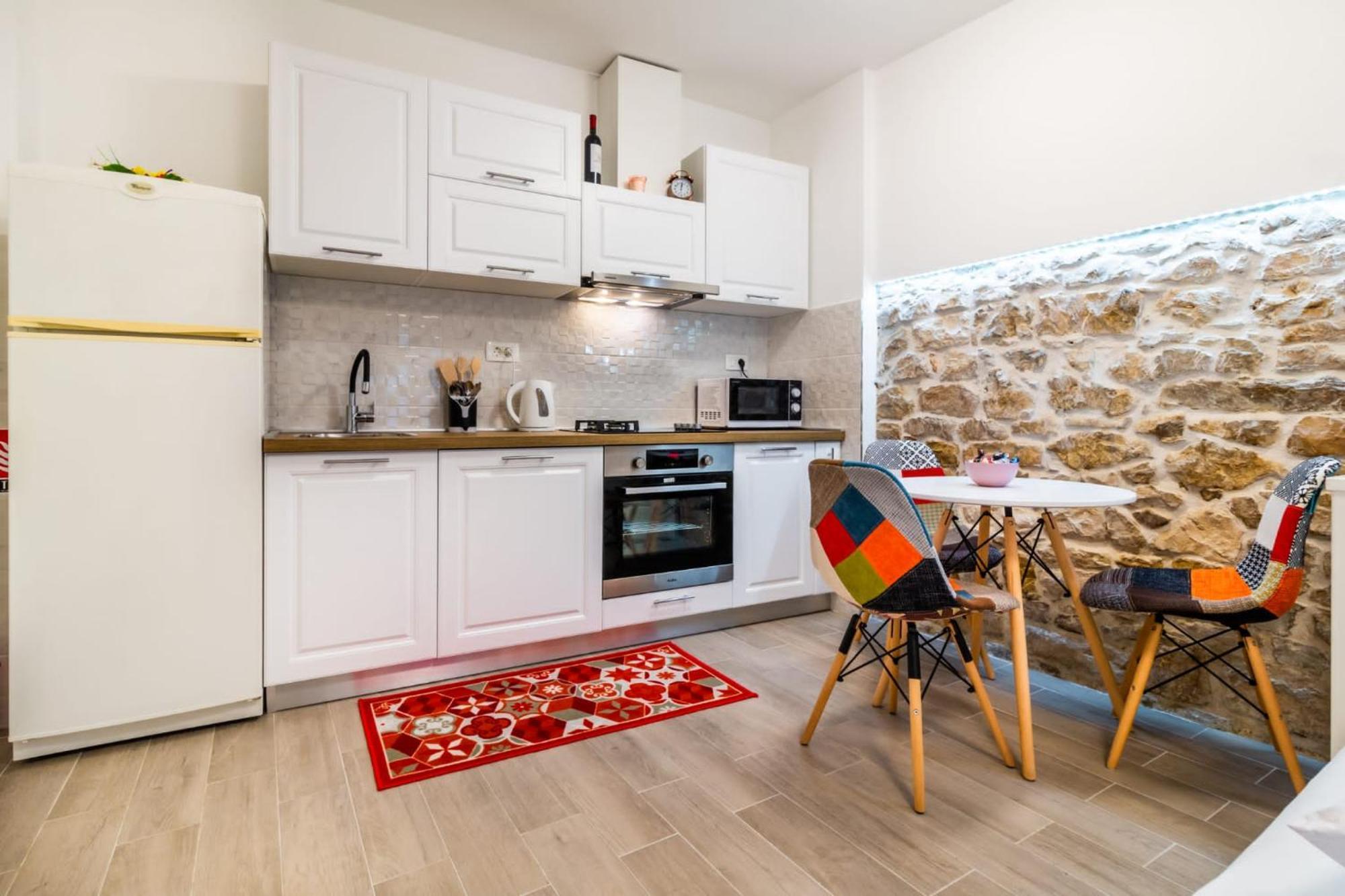 Studio Apartman Mirela Kastel Stafilic Kastela Bagian luar foto